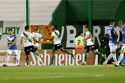 Lenis celebra el 1-0