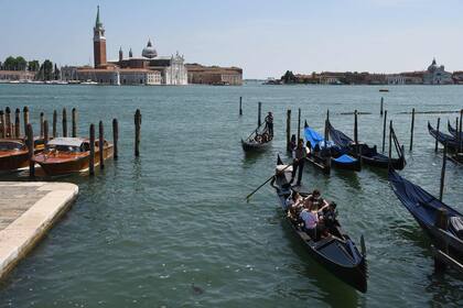 La pandemia mostró una  Venecia sin turismo y sin góndolas en sus canales