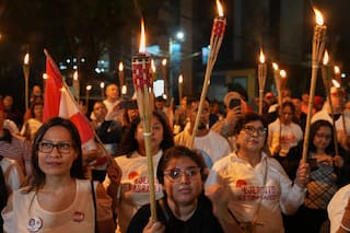 Lento conteo de votos da exigua ventaja a conservador Asfura en comicios presidenciales de Honduras