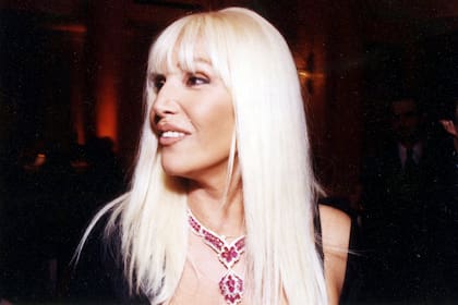 “Leo el diario papel, tomo un té, me baño y me llevo a los perros a correr y nos vamos al lago y le doy de comer a las carpas”, le reveló a modo de síntesis a Miguel Granados en su programa de streaming “Soñé que Volaba”