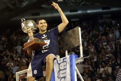 Leo Gutiérrez es el máximo ganador de la historia de la Liga con 10 títulos y el de más presencias con 1106 partidos disputados a lo largo de su trayectoria en el torneo