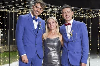 Dos varones eligieron formar una familia y la hermana de uno de ellos se ofreció como gestante