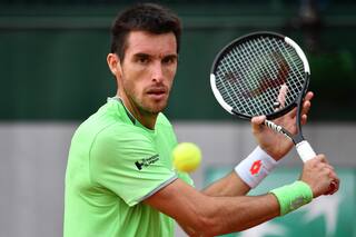 Mayer ganó, llegó a los octavos de final de Roland Garros y va contra Federer