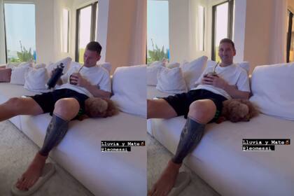 Leo Messi aprovechó la lluvia para tomar unos mates en casa junto a su mujer y su perrito Abú (Foto: Captura de video / Instagram @antonelaroccuzzo)