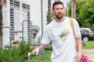 Leo Messi en su llegada a la concentración de la selección argentina