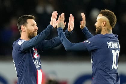 Leo no se imagina jugando en Paris Saint-Germain sin su socio futbolístico Neymar.