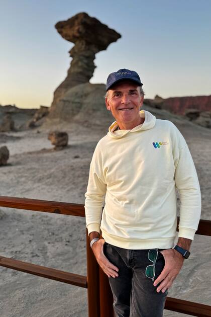 Leo Rodríguez en la preescucha de Moon Music, el disco que complementa la película, en el Valle de la Luna, San Juan