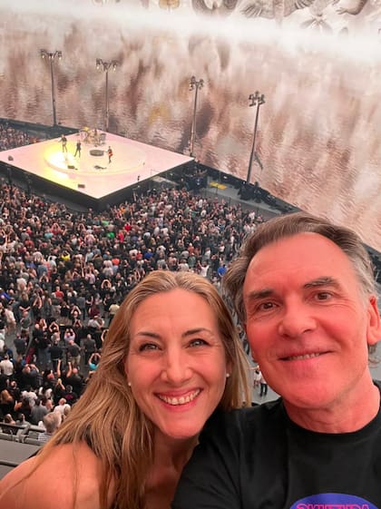 Leo Rodríguez y su esposa, Candelaria Lloret, con quien comparte sus dos pasiones: la radio y la música