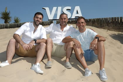 Leo Senatore, Santiago Beti, Director Sr de Comunicaciones y Edgardo Atamian Gerente de Marketing Senior