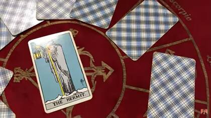 Leo tendrá la carta del Ermitaño, que sirve para encontrar la propia iluminación