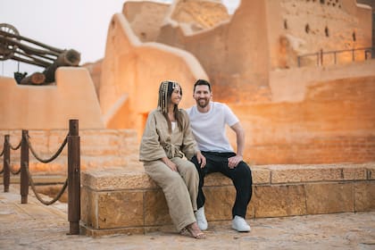 Leo y Antonela en Arabia Saudita