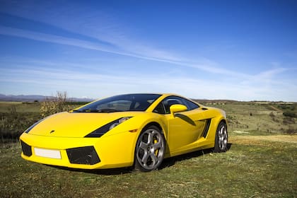 Es común verlo en amarillo; sin embargo, en la Argentina está la versión negra del polémico Lamborghini Gallardo