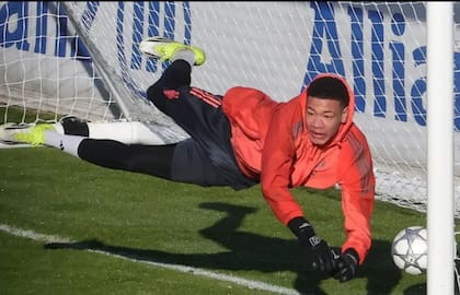 Leonard Prescott, arquero de Bayern Munich