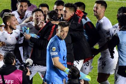 Leonardo Burián, en el centro de los festejos