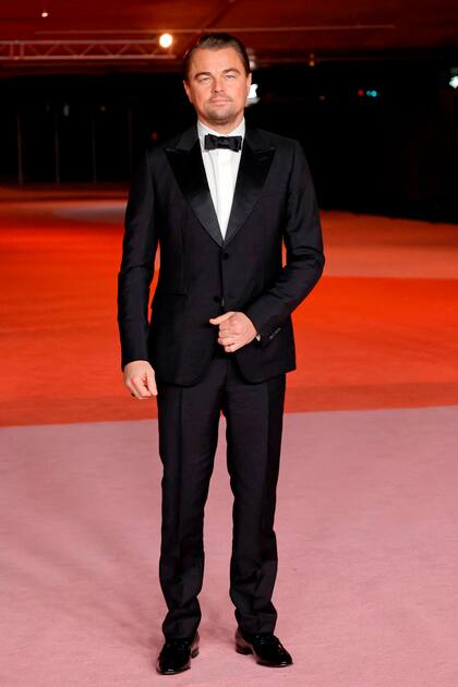 Leonardo DiCaprio, de etiqueta, llegó solo a la alfombra rosa