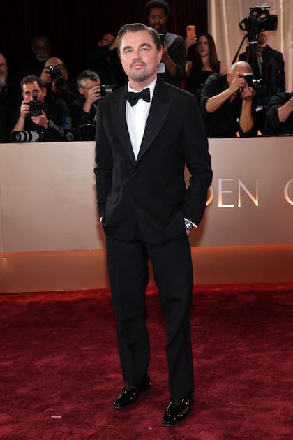 Leonardo DiCaprio, en un traje Dior, volvió al ruedo para competir por una estatuilla por su trabajo en Una batalla tras otra