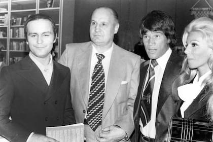 Leonardo Favio, Amílcar Brusa, Carlos Monzón y Susana Giménez, en 1976
