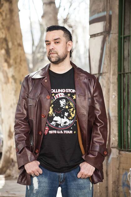 Leonardo Oyola, autor de Kryptonita, novela que se publicó en 2011. Luego llegó a los cines y ahora se estrena su versión serie