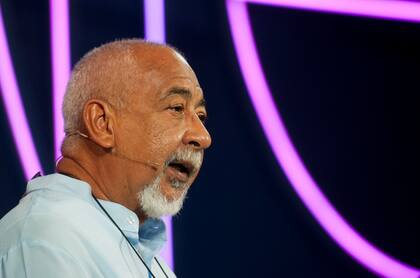 Leonardo Padura presenta "Morir en la arena", una novela basada en hechos reales, en el crimen de un hombre cometido por su propio hijo