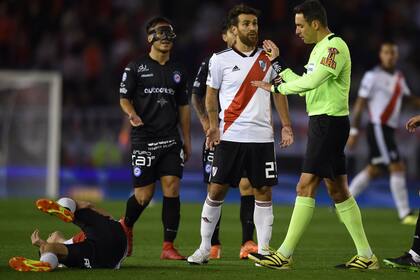 Leonardo Ponzio no estará frente a la Academia
