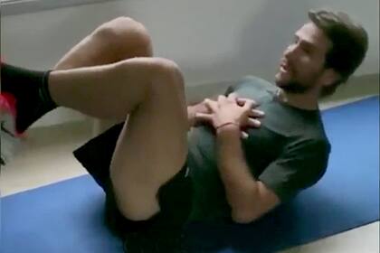 Leonardo Ponzio y un trabajo de abdominales