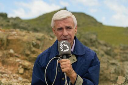 Leonardo Sbaraglia es José de Zer en El Hombre que amaba los platos voladores (Foto: Instagram/@chenetflix)