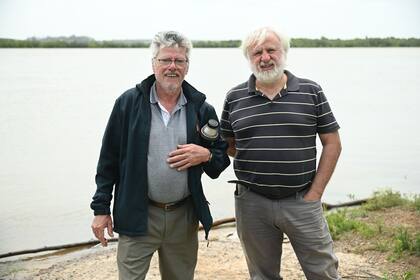 Leonardo Scarparo y Esteban Hernández, dos ganaderos de las islas de Victoria