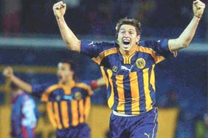 Leonardo Talamonti con la camiseta de Rosario Central, el club que le dio la oportunidad de dar el salto 