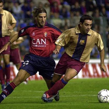 Leonel Pipa Gancedo jugando para Osasuna frente a Barcelona