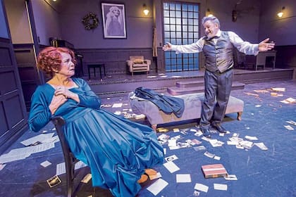 Leonor Manso y Antonio Grimau en la obra Danza Macabra