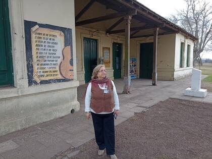 Leonor Palma, guía del centro cultural, cuenta sobre las amistades y vivencias de Atahualpa, cuando era chico
