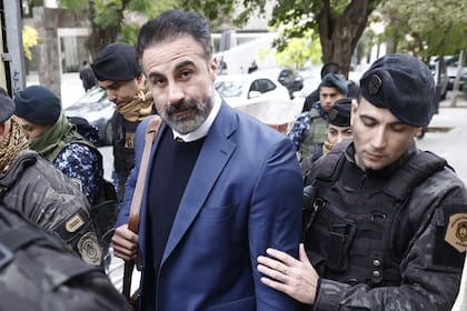 Leopldo Luque llega a los tribunales de San Isidro