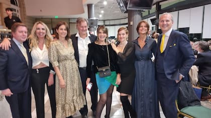 Leopoldo Montes, Milagros Resta, Azul García Uriburu, Marcos Pereda, Teresa Calandra, Maia Güemes, Sofía Quesada y Javier Iturrioz