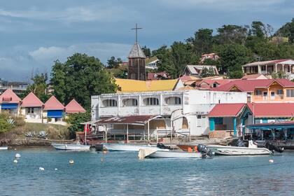 Les Saintes fue ocupada por colonos franceses en el siglo XVII