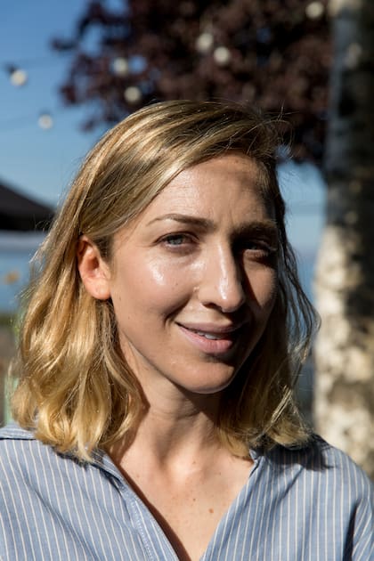 Leticia García. Conoció a Takeru en un restaurante de Italia, en Borgomanero.