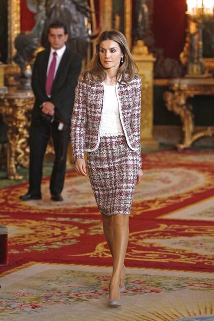 Para la celebración del Día de la Hispanidad, el 12 de octubre de 2012, llevó un conjunto de tweed, de Felipe Varela.