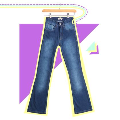 Levemente acampado, el modelo bootcut debe su nombre a que es ideal para llevarlo con botas
