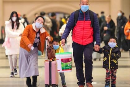 Levitt ha estado analizando las estadísticas sobre los casos de coronavirus en diferentes países. Comenzó con China, donde se originó el virus.