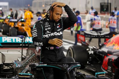Lewis Hamilton, de Mercedes, ganador en Bahrein, pero ya con síntomas