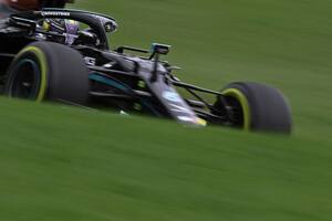 Lewis Hamilton dominó las sesiones del viernes en San Pablo