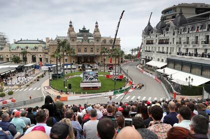 Lewis Hamilton prueba la pista de Mónaco.