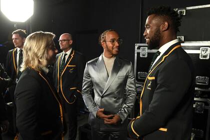 Lewis Hamilton, triunfador como deportista masculino de la temporada 2019, y los springboks Faf De Kler y Siya Kolisi, estrellas del mejor equipo deportivo del año.