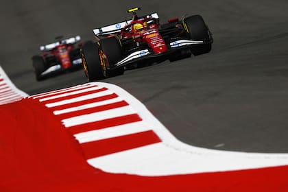 Lewis Hamilton y Ferrari recorrieron un camino sinuoso en 2025: la Scuderia no ganó grandes premios por décima vez en la historia y el británico no logró podios en una temporada en las carreras de largo aliento
