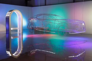 Lexus presentó la instalación ON/, creada por el arquitecto Germane Barnes, que plantea una visión del futuro electrificado, carbono neutro y centrado en el ser humano