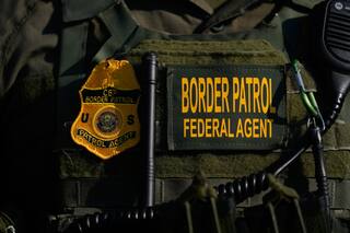 Ley de Illinois protege a inmigrantes de arrestos cerca de tribunales, hospitales o escuelas