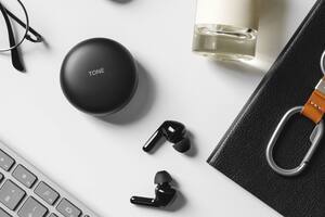 LG presentó sus nuevos auriculares inalámbricos independientes, con un estuche de carga que también tiene luz ultravioleta para eliminar gérmenes