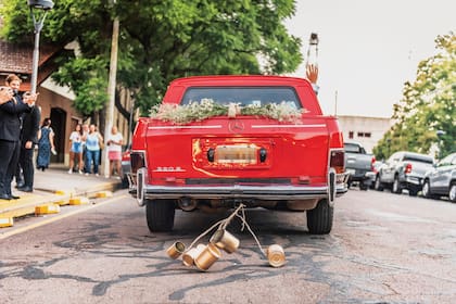 “Después de la ceremonia nos fuimos en la Merceditas de papá”, contó Lía.