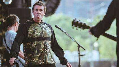Liam Gallagher saca la lengua para la cámara. Minutos después tomaría la decisión de dejar el escenario, 40 minutos antes de lo previsto