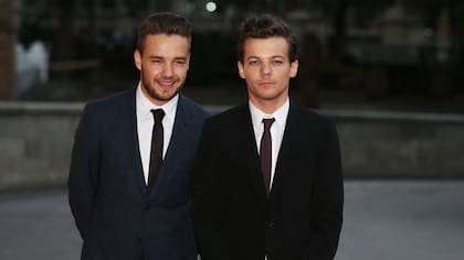 Liam Payne y Louis Tomlinson, de la banda One Direction, antes de entrar a la "Gala de la Cenicienta" organizada por Jean y Megan en 2015