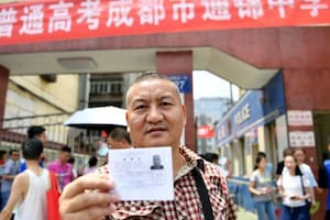 La historia del chino que falló 27 veces el examen de ingreso a la universidad